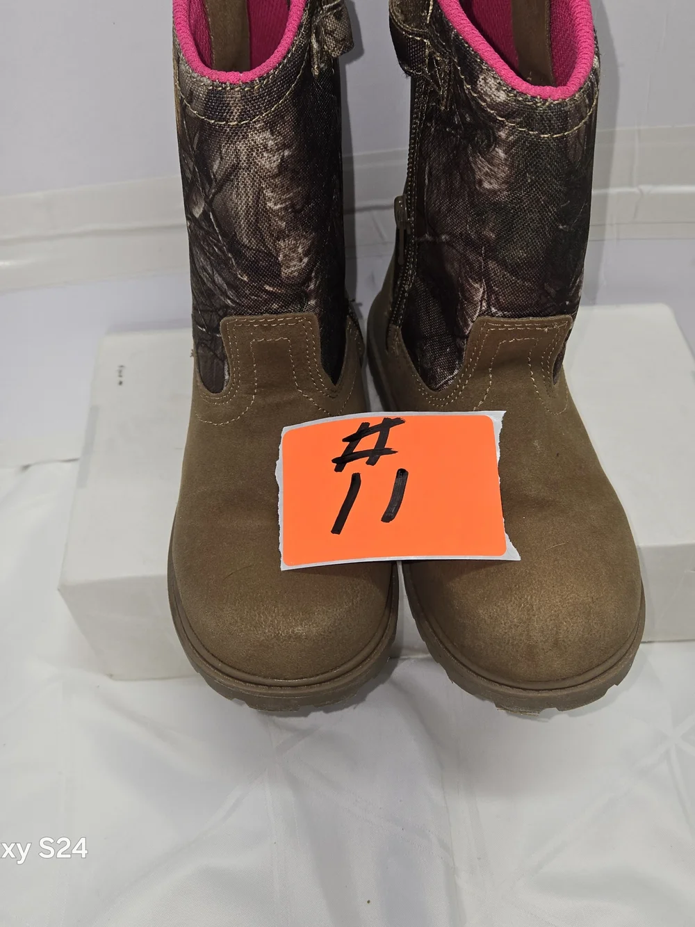 Magellan Outdoors Girl's Camo Boots Tan Brush Suede Size 1D